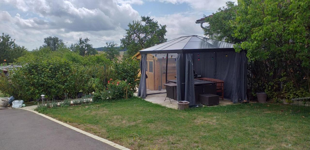 Les Gremilles Bed & Breakfast Bassoncourt Екстериор снимка