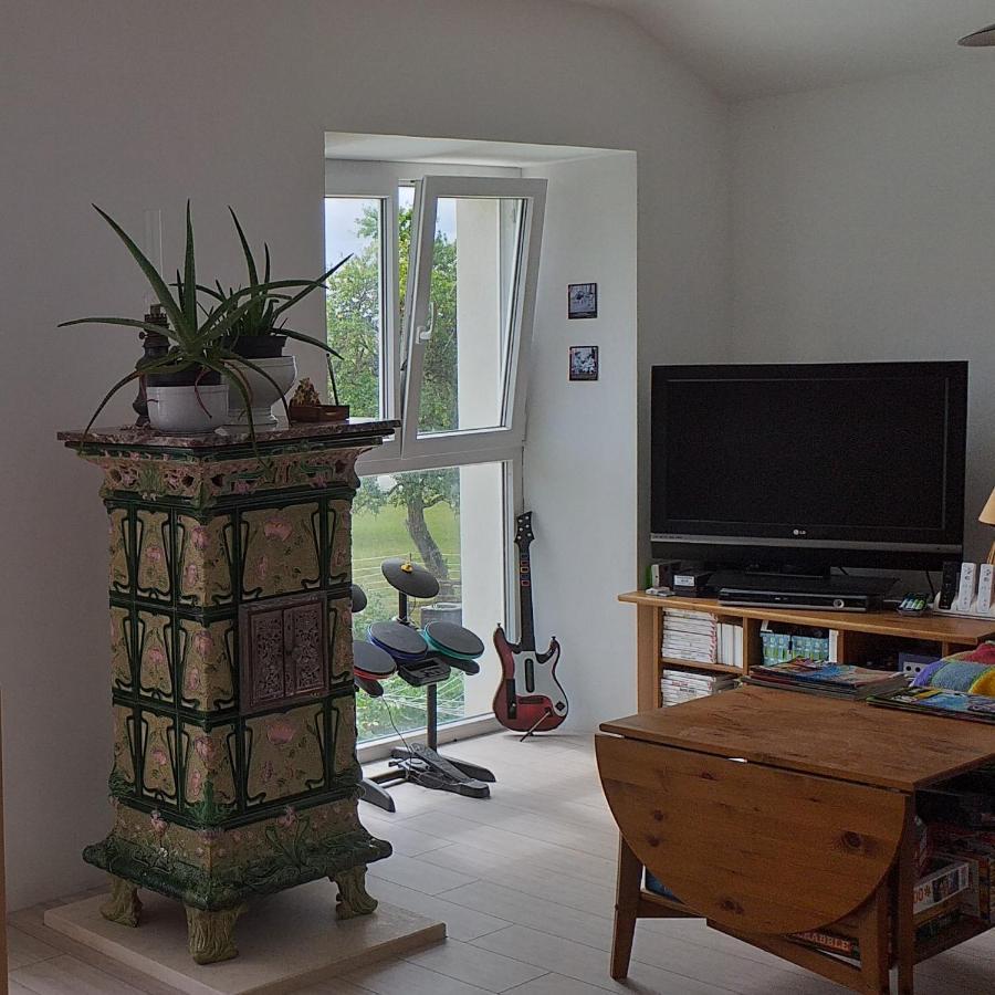 Les Gremilles Bed & Breakfast Bassoncourt Екстериор снимка