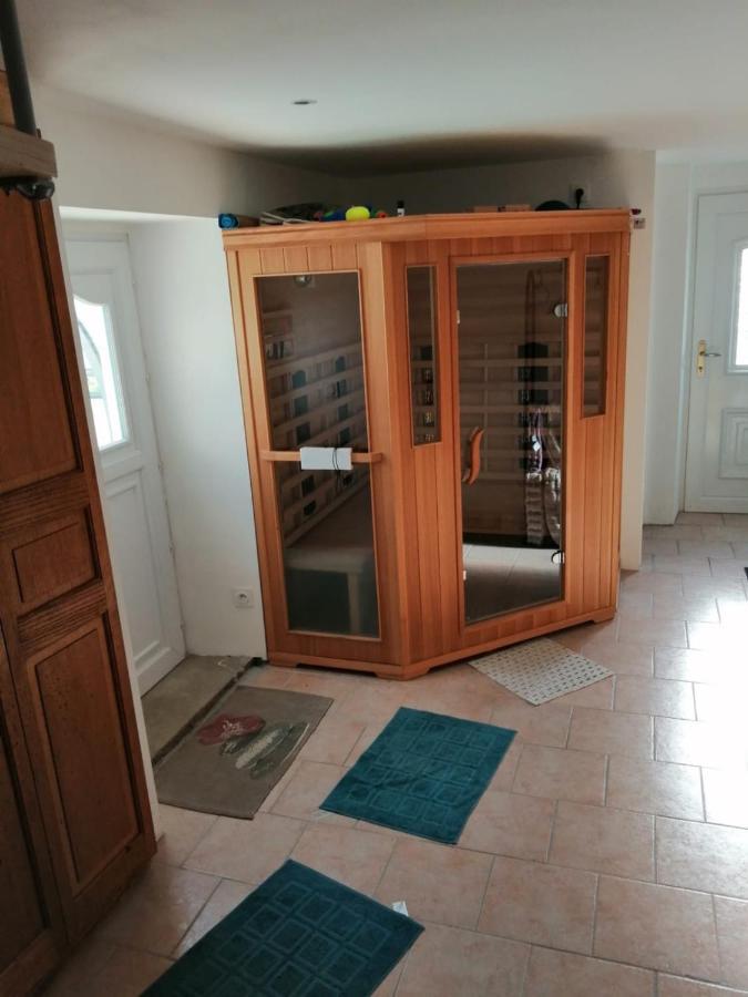 Les Gremilles Bed & Breakfast Bassoncourt Екстериор снимка