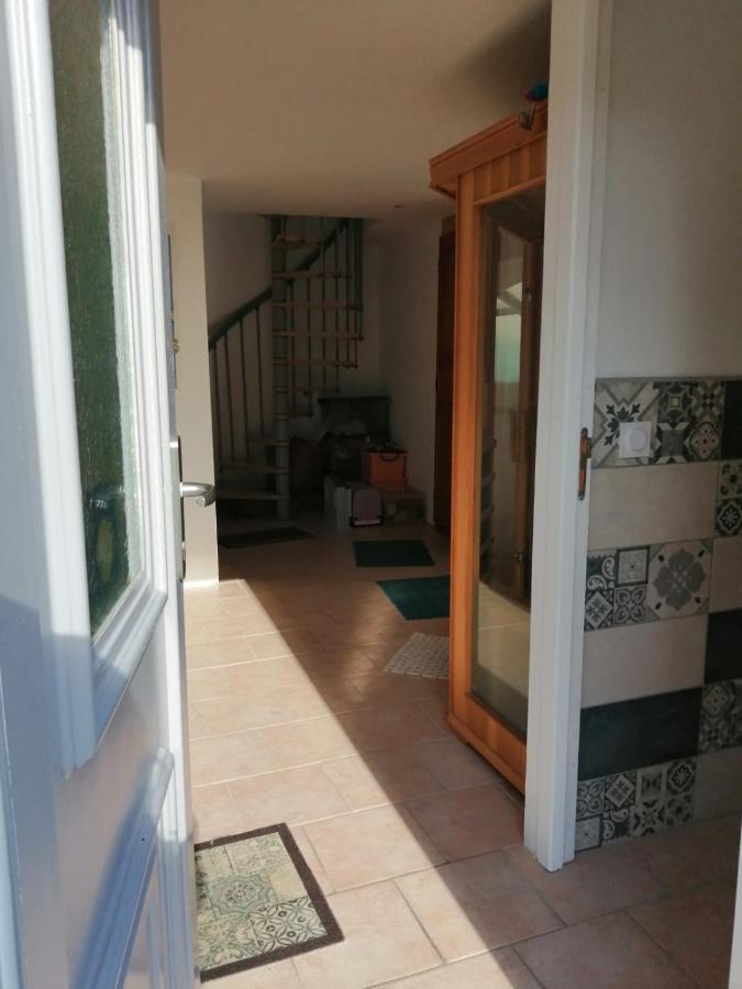 Les Gremilles Bed & Breakfast Bassoncourt Екстериор снимка