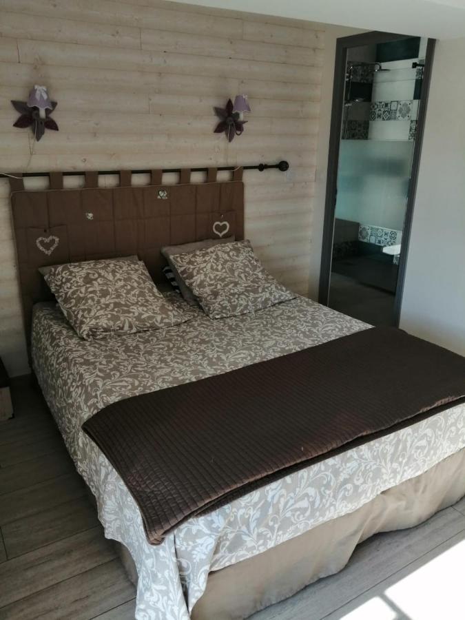 Les Gremilles Bed & Breakfast Bassoncourt Екстериор снимка