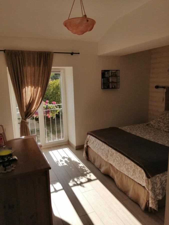 Les Gremilles Bed & Breakfast Bassoncourt Екстериор снимка
